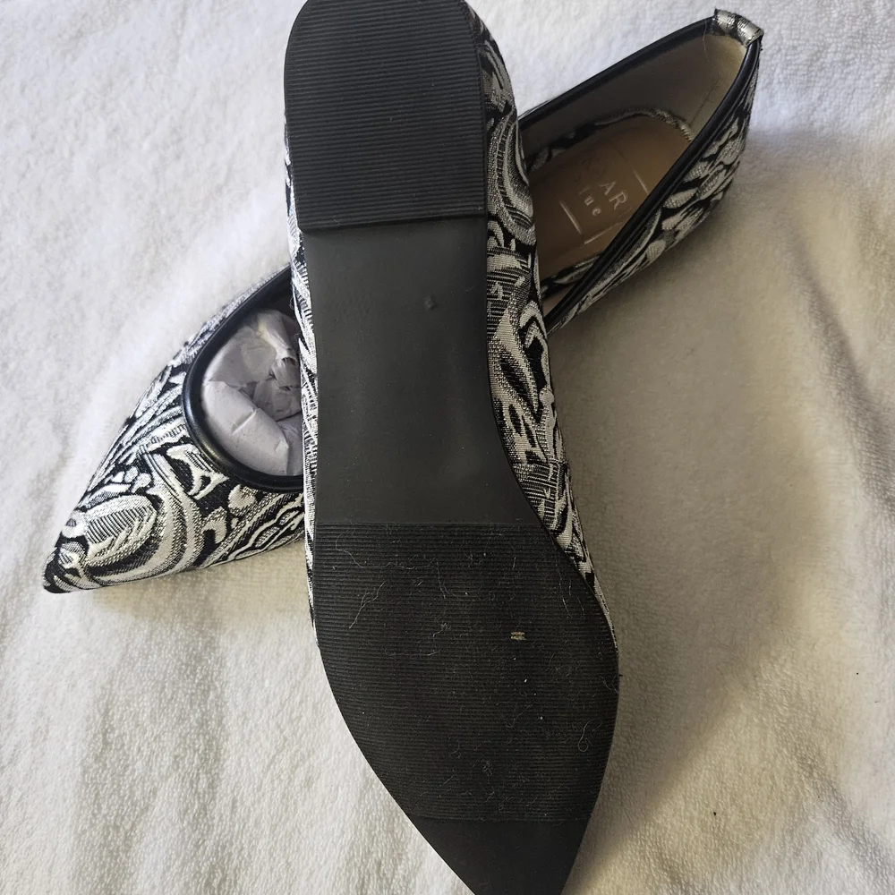 Kaari Blue Black White and Silver Flats - Women - Size 9.5 - Picture 5 of 7